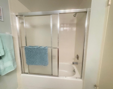 2400 S Ocean Drive - Photo Thumbnail 11