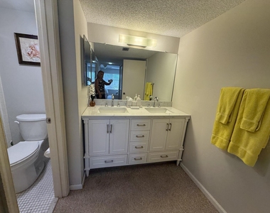 2400 S Ocean Drive - Photo Thumbnail 8