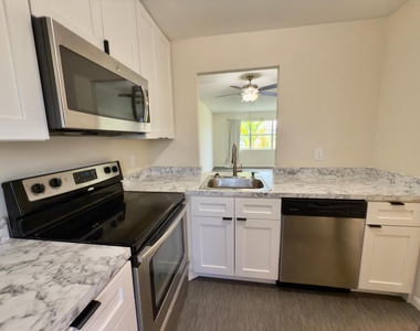560 Se 2nd Avenue - Photo Thumbnail 4