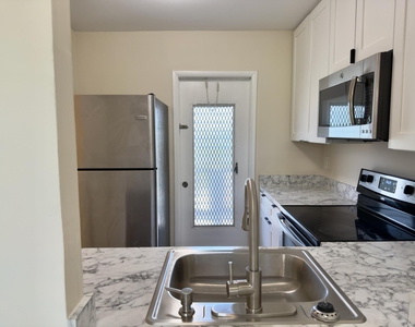 560 Se 2nd Avenue - Photo Thumbnail 5