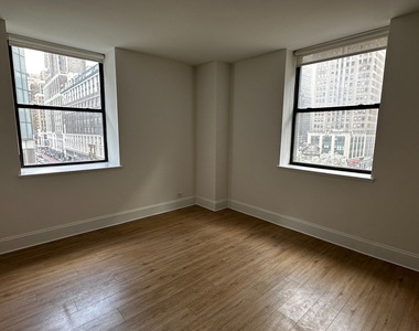 West 34th Street - Photo Thumbnail 2