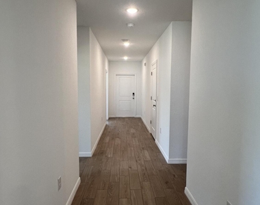 1782 Sw Bayshore Boulevard - Photo Thumbnail 20