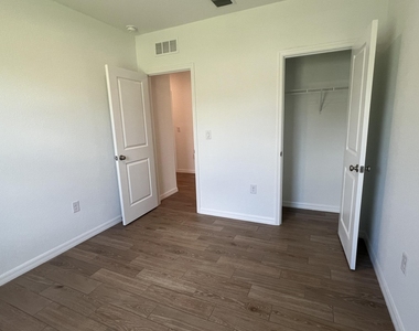 1782 Sw Bayshore Boulevard - Photo Thumbnail 6