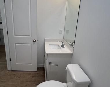 1782 Sw Bayshore Boulevard - Photo Thumbnail 14