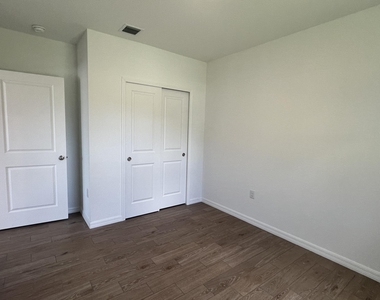 1782 Sw Bayshore Boulevard - Photo Thumbnail 7