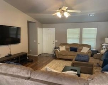 15616 Lilly Garden Lane - Photo Thumbnail 2