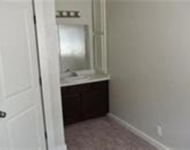 710 N State Street - Photo Thumbnail 6