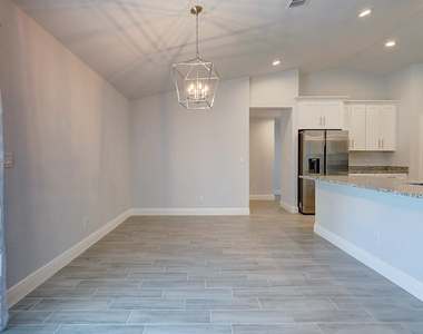 2352 Sw Plum Court - Photo Thumbnail 9