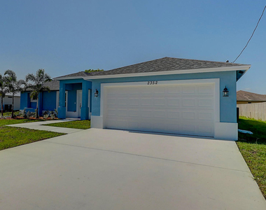 2352 Sw Plum Court - Photo Thumbnail 2