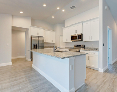 2352 Sw Plum Court - Photo Thumbnail 13