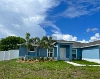 2352 Sw Plum Court - Photo Thumbnail 1