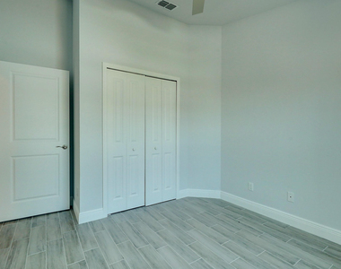 2352 Sw Plum Court - Photo Thumbnail 27