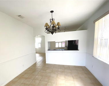 11135 Nw 46th Drive - Photo Thumbnail 4