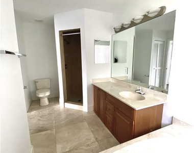 11135 Nw 46th Drive - Photo Thumbnail 8