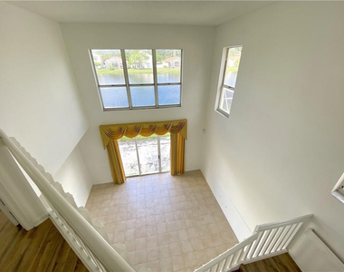 11135 Nw 46th Drive - Photo Thumbnail 3
