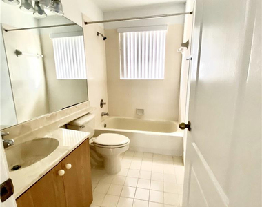 11135 Nw 46th Drive - Photo Thumbnail 10