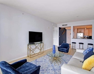 511 Se 5th Avenue - Photo Thumbnail 4