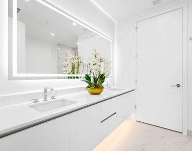 220 Lake Shore Drive - Photo Thumbnail 10