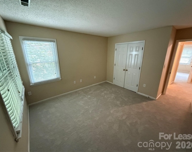 9423 Fairmead Drive - Photo Thumbnail 19