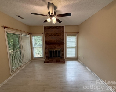 9423 Fairmead Drive - Photo Thumbnail 7