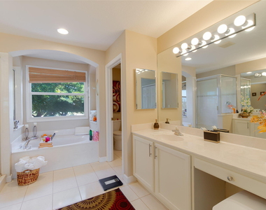 3887 Hamilton Key - Photo Thumbnail 14