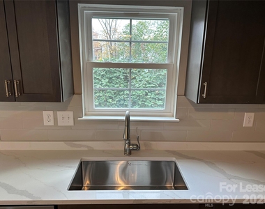 804 Matheson Avenue - Photo Thumbnail 4