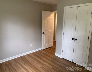 804 Matheson Avenue - Photo Thumbnail 11