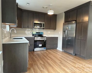 804 Matheson Avenue - Photo Thumbnail 2