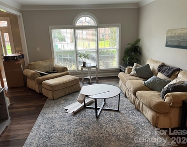10378 Sutherby Drive - Photo Thumbnail 11