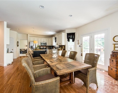 10378 Sutherby Drive - Photo Thumbnail 2