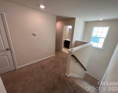 10374 Rutledge Ridge Drive - Photo Thumbnail 8