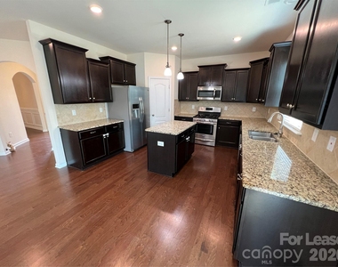 10374 Rutledge Ridge Drive - Photo Thumbnail 6