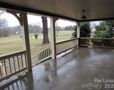 2725 Sloop Road - Photo Thumbnail 11