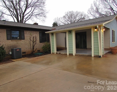 2725 Sloop Road - Photo Thumbnail 10
