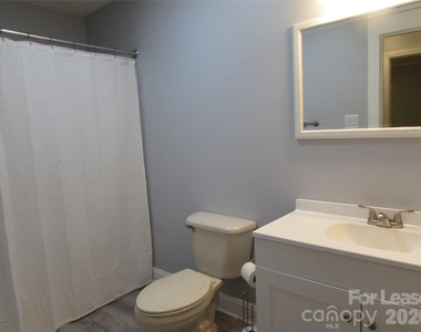 2725 Sloop Road - Photo Thumbnail 7
