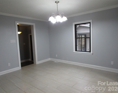 2725 Sloop Road - Photo Thumbnail 1