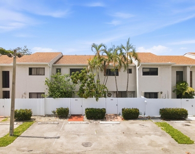 644 Ne 195th Street - Photo Thumbnail 25