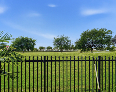644 Ne 195th Street - Photo Thumbnail 22