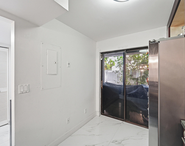 644 Ne 195th Street - Photo Thumbnail 8