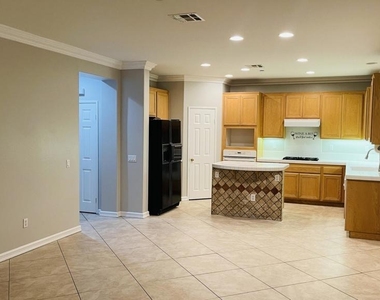 350 Huerta Street - Photo Thumbnail 10