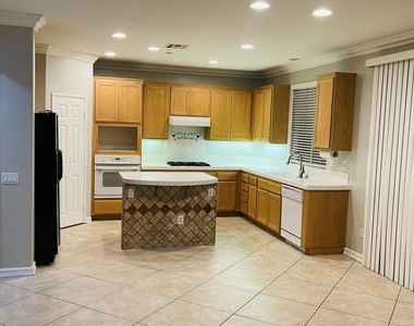 350 Huerta Street - Photo Thumbnail 7