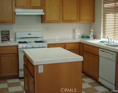 42093 Acacia Way - Photo Thumbnail 4