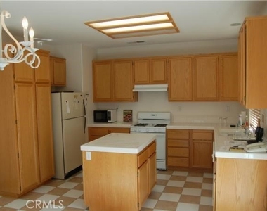 42093 Acacia Way - Photo Thumbnail 3