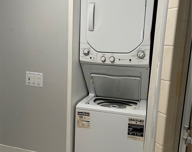 2126 Grandview - Photo Thumbnail 7