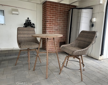 2126 Grandview - Photo Thumbnail 9