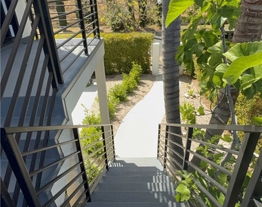 6148 Lederer Avenue - Photo Thumbnail 8