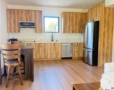 6148 Lederer Avenue - Photo Thumbnail 1
