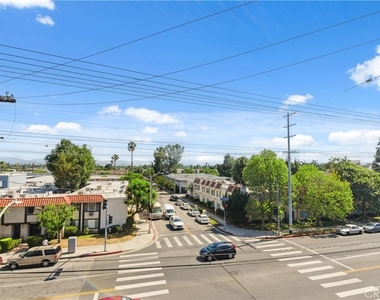 8710 Independence Avenue - Photo Thumbnail 18