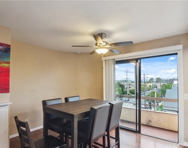 8710 Independence Avenue - Photo Thumbnail 4