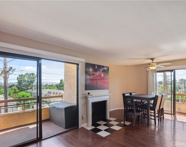 8710 Independence Avenue - Photo Thumbnail 3